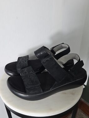 Alegria Black Adjustable Velcro Leather Platform Sandals Size 40